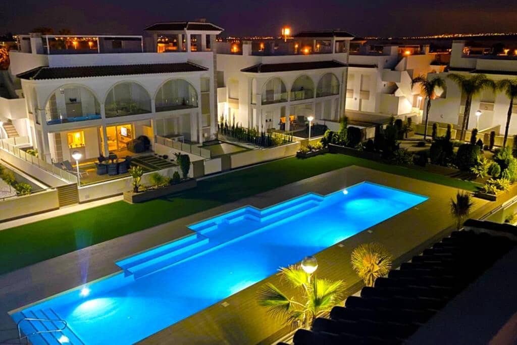 2 slaapkamer Appartement te koop in Ciudad Quesada met zwembad - € 324.900 (Ref: 9627982)