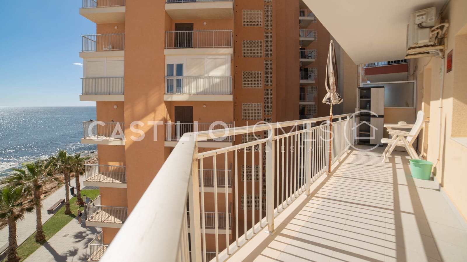 Apartamento de 4 habitaciones en Torrevieja en venta - 360.000 € (Ref: 9627985)