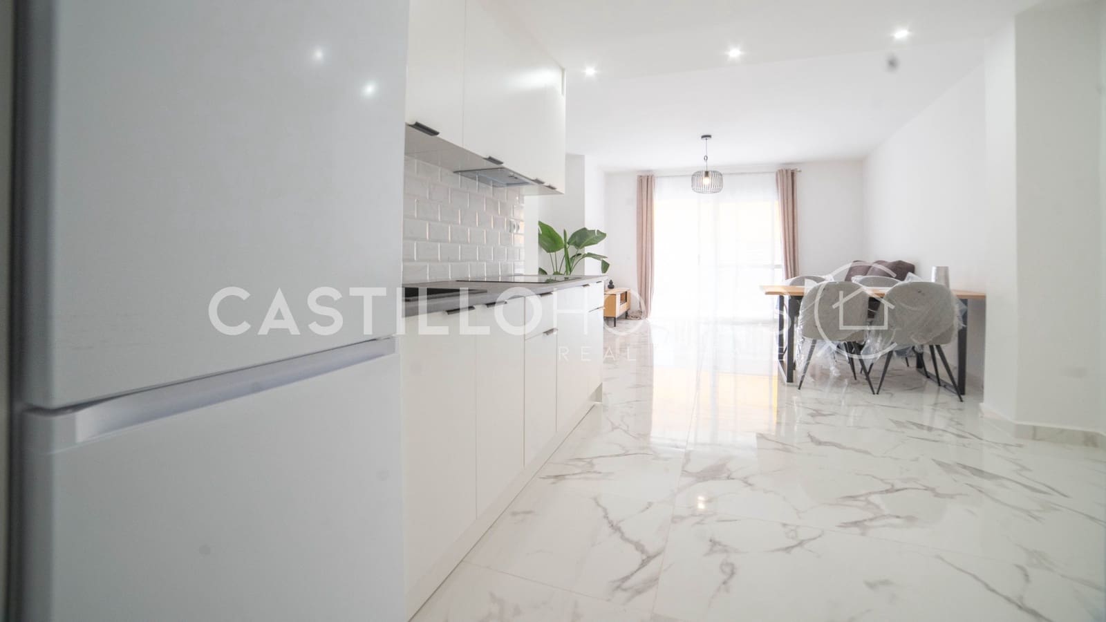 Apartamento de 3 habitaciones en Torrevieja en venta - 219.000 € (Ref: 9627987)