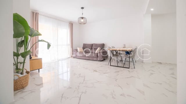 Apartamento de 3 habitaciones en Torrevieja en venta - 219.000 € (Ref: 9627987)