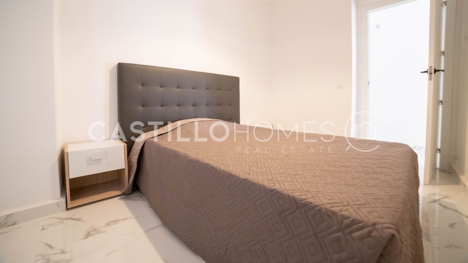 Apartamento de 3 habitaciones en Torrevieja en venta - 219.000 € (Ref: 9627987)