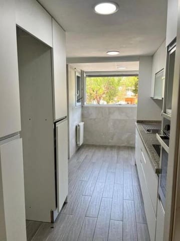 4 slaapkamer Appartement te koop in Alicante stad met zwembad - € 463.500 (Ref: 9632788)