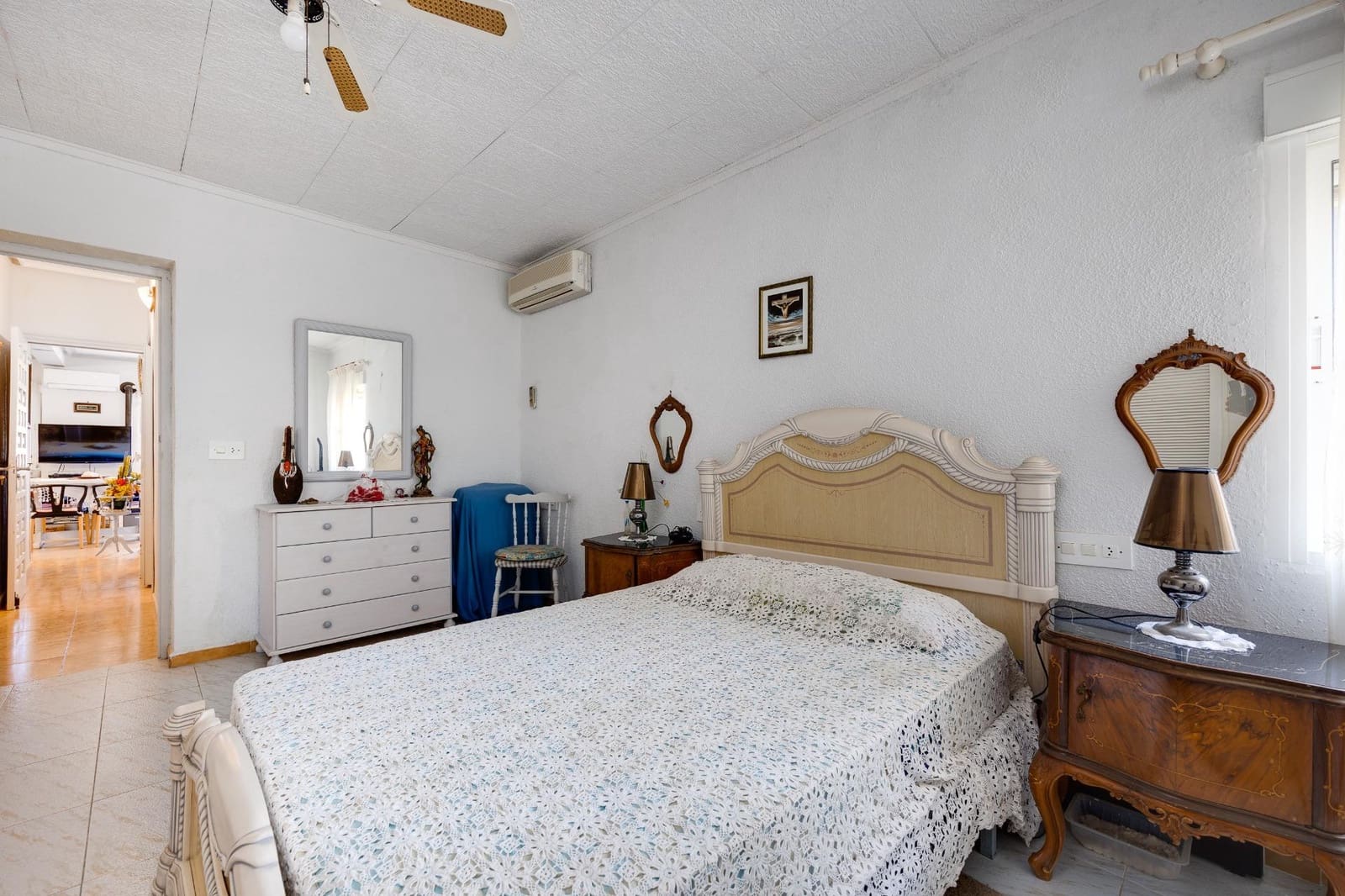 4 makuuhuone Huvila myytävänä paikassa Torrevieja - 280 000 € (Ref: 9634756)