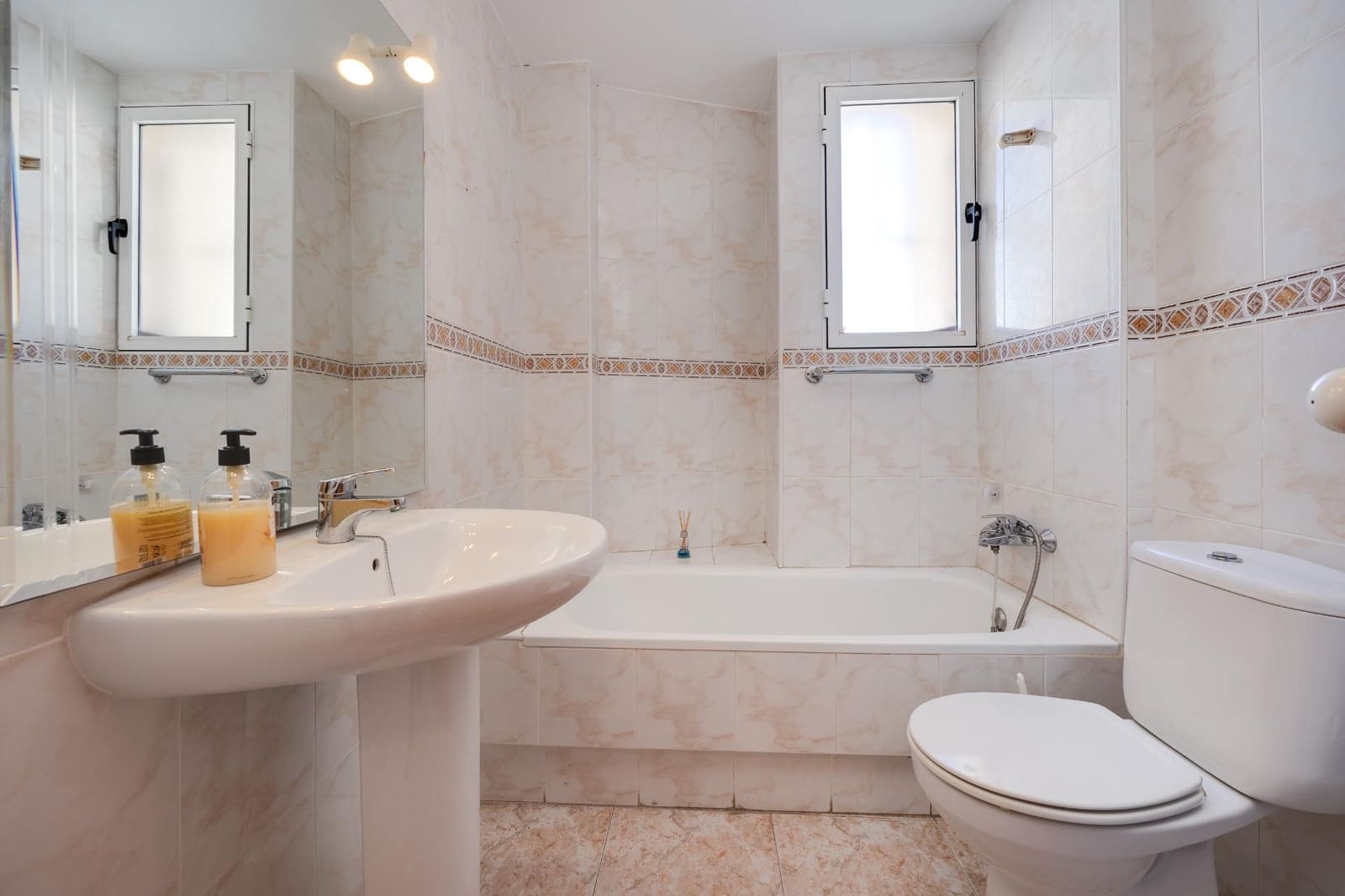 3 sovrum Villa till salu i Orihuela Costa med pool - 237 900 € (Ref: 9634758)