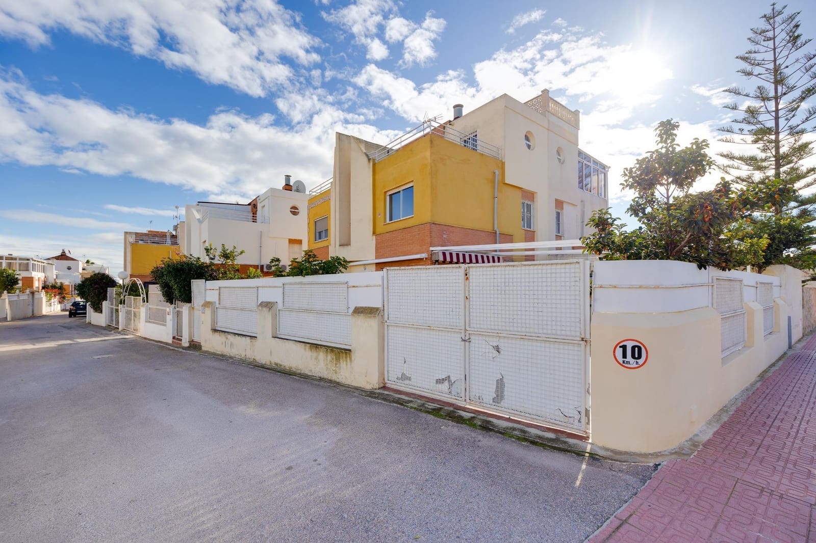 3 sovrum Villa till salu i Orihuela Costa med pool - 237 900 € (Ref: 9634758)