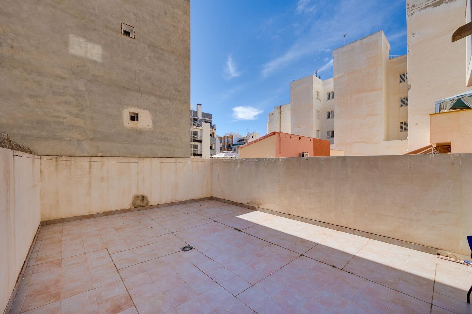 Apartamento de 2 habitaciones en Torrevieja en venta - 139.500 € (Ref: 9634759)