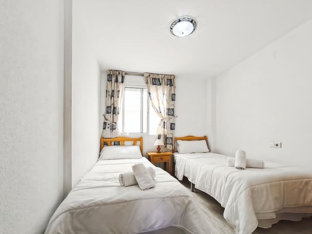 2 makuuhuone Huoneisto myytävänä paikassa Torrevieja mukana uima-altaan - 129 900 € (Ref: 9634761)