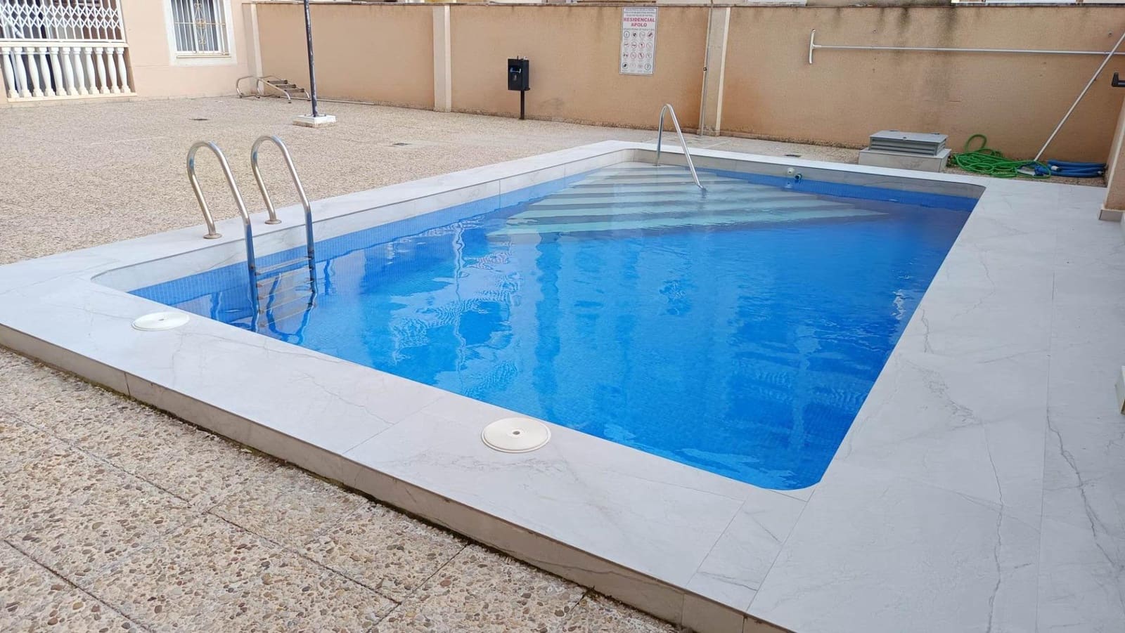 2 makuuhuone Huoneisto myytävänä paikassa Torrevieja mukana uima-altaan - 129 900 € (Ref: 9634761)