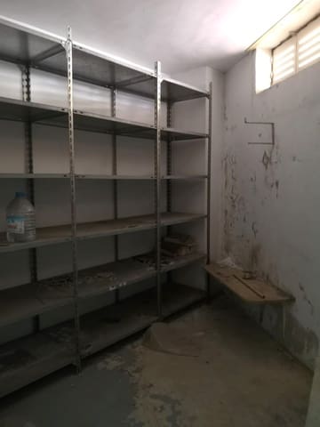 Garaż na sprzedaż w Torrevieja - 6 000 € (Ref: 9634767)