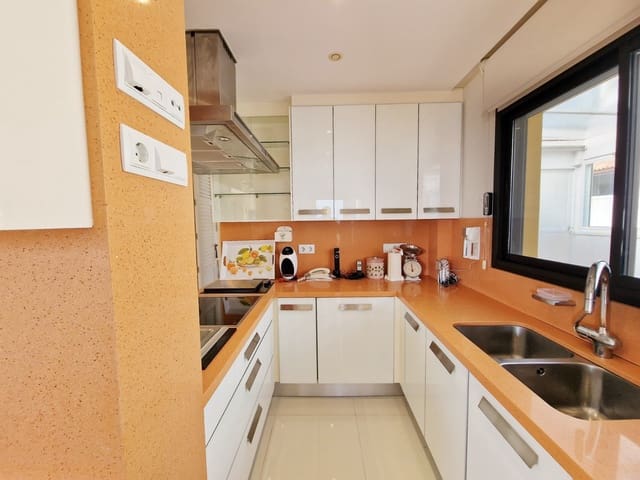 2 slaapkamer Penthouse te koop in Guardamar del Segura met zwembad - € 470.000 (Ref: 9642437)