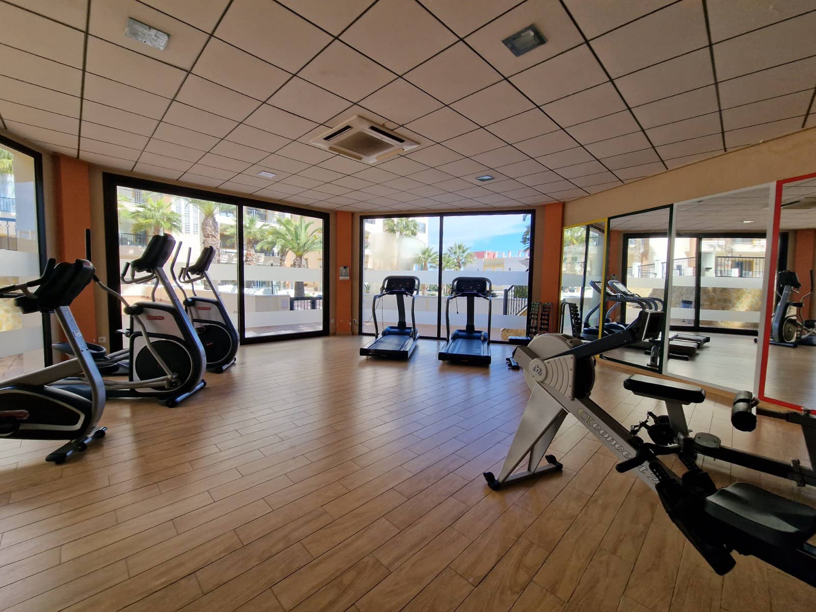 2 sypialnia Penthouse na sprzedaż w Guardamar del Segura z basenem - 470 000 € (Ref: 9642437)