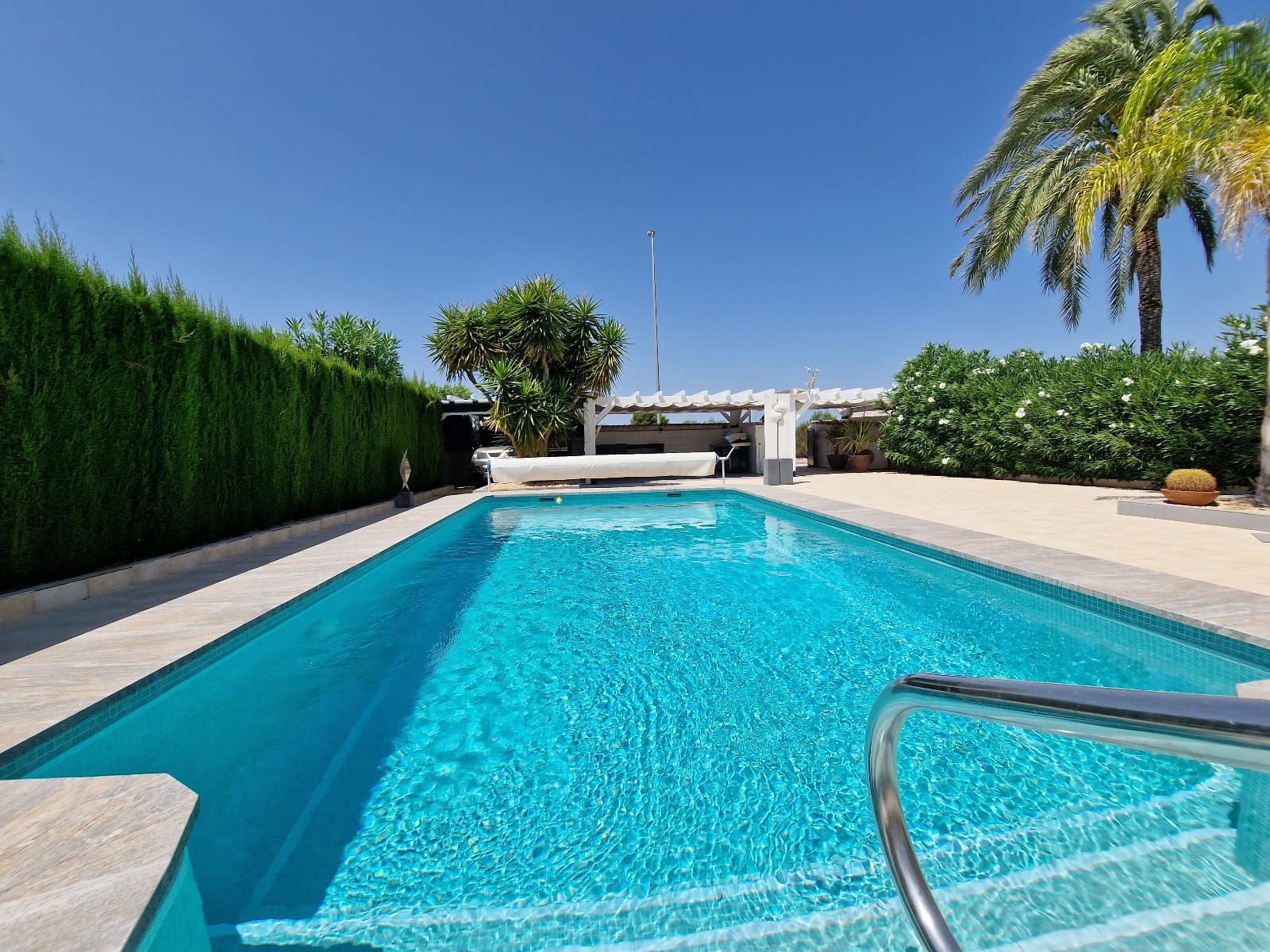 Chalet de 4 habitaciones en San Fulgencio en venta con piscina - 549.000 € (Ref: 9642440)