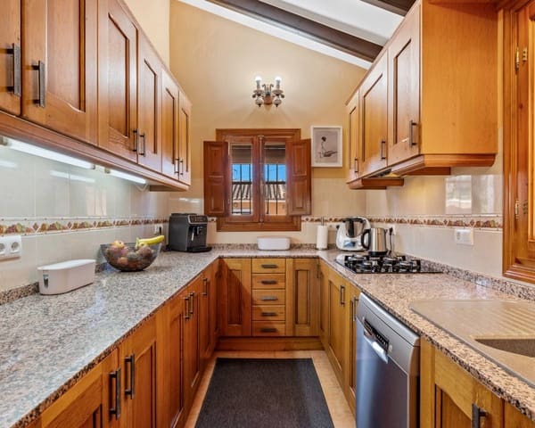 3 makuuhuone Maalaistalo myytävänä paikassa Rafal mukana uima-altaan - 650 000 € (Ref: 9645596)