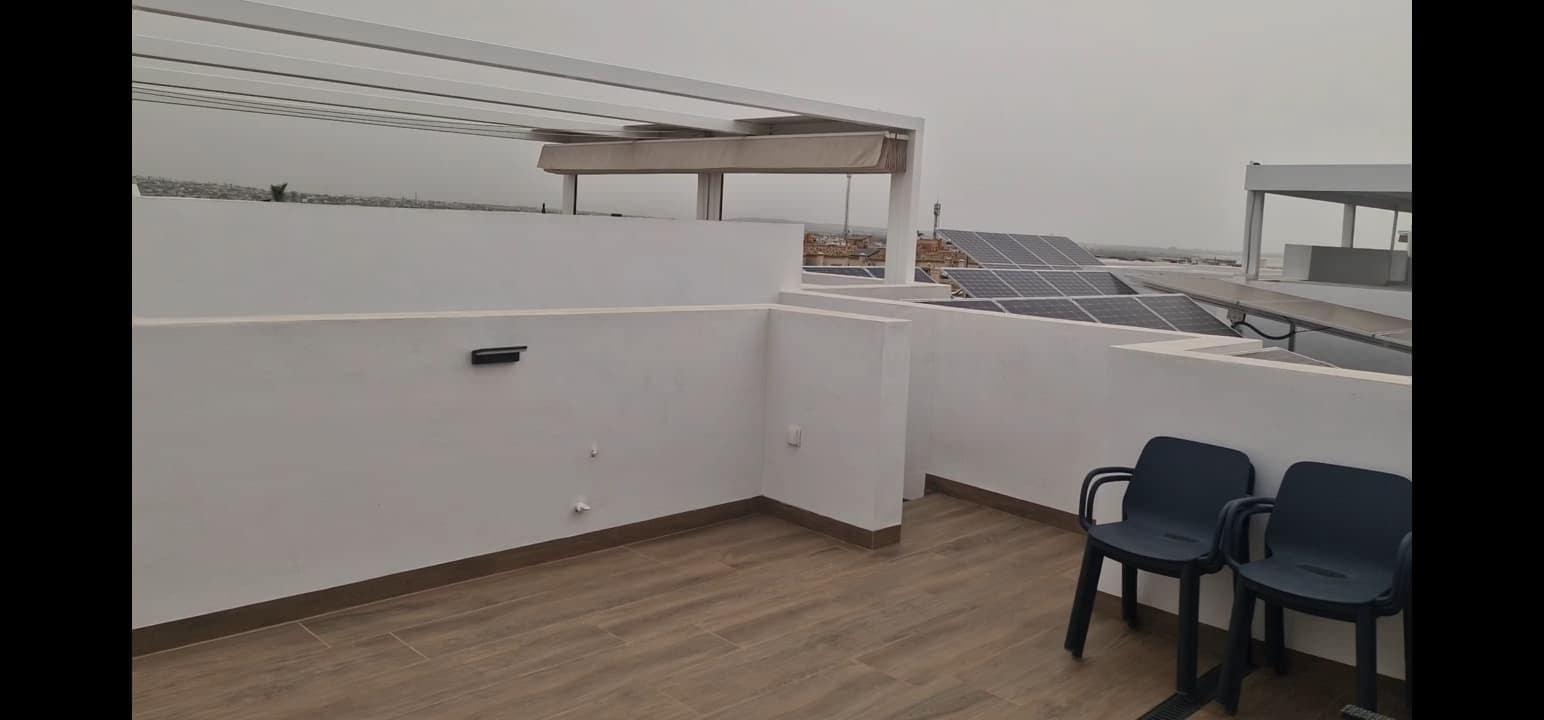 2 sypialnia Dom blizniak na sprzedaż w Los Montesinos z basenem - 385 000 € (Ref: 9653195)