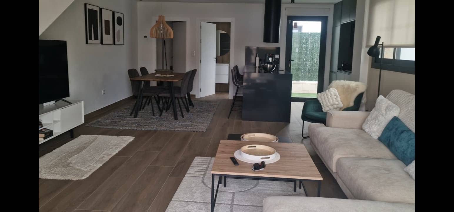 2 sypialnia Dom blizniak na sprzedaż w Los Montesinos z basenem - 385 000 € (Ref: 9653195)