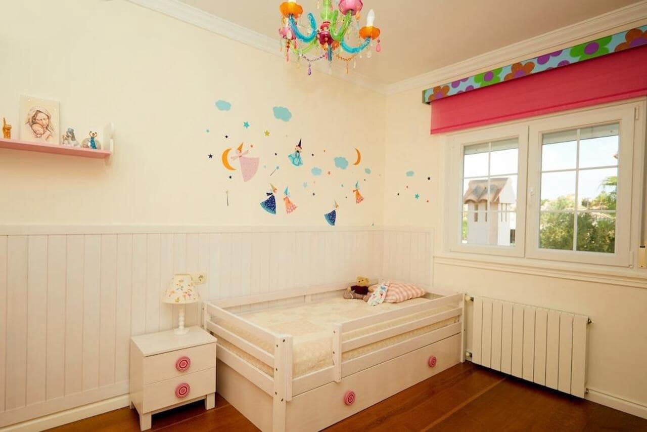 5 bedroom Villa for sale in Rojales with pool garage - € 790,000 (Ref: 9653199)