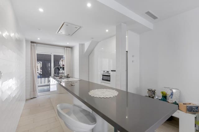 2 quarto Bungalow para venda em Guardamar del Segura com piscina - 180 000 € (Ref: 9653200)