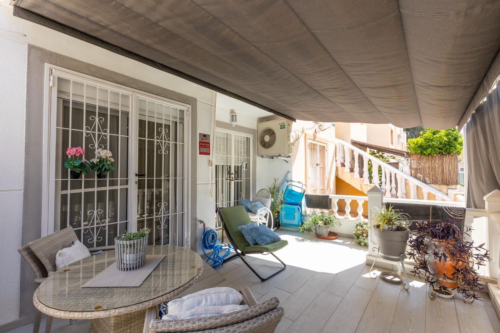 2 quarto Bungalow para venda em Guardamar del Segura com piscina - 180 000 € (Ref: 9653200)