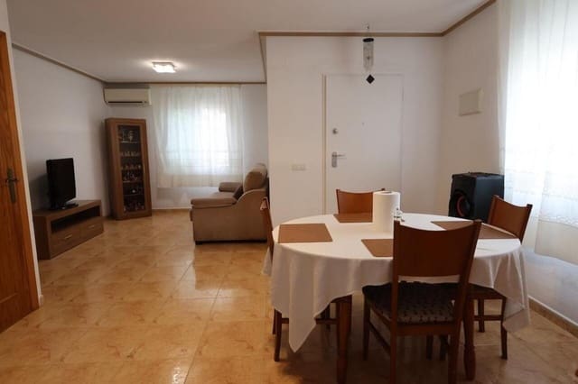 3 slaapkamer Rijtjeshuis te koop in Torrevieja met zwembad garage - € 205.000 (Ref: 9653205)