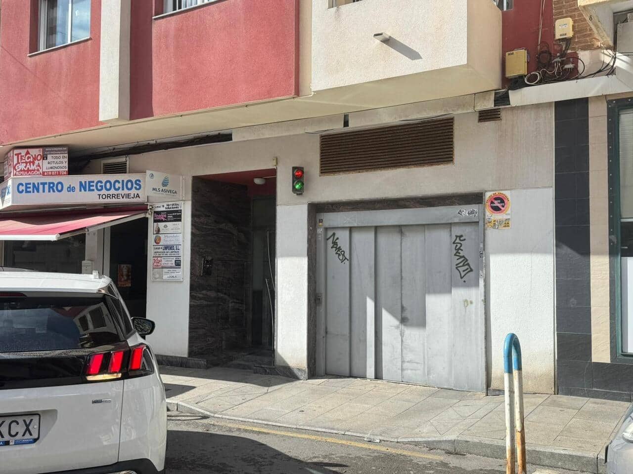 Garage in vendita in Torrevieja - 105.000 € (Rif: 9653210)