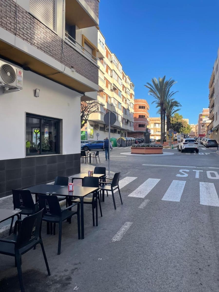 3 makuuhuone Huoneisto myytävänä paikassa Torrevieja - 199 990 € (Ref: 9653219)