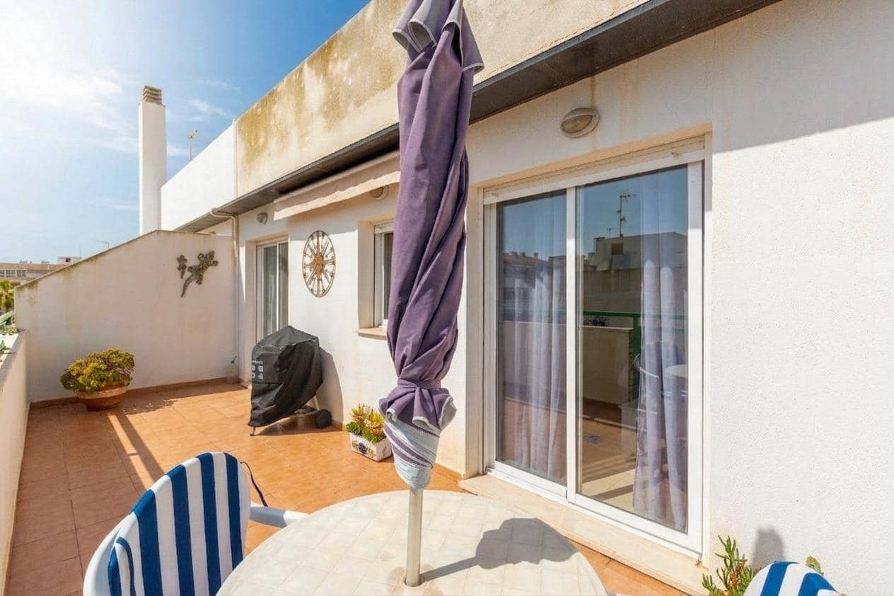 2 makuuhuone Kattohuoneisto myytävänä paikassa Torrevieja - 174 900 € (Ref: 9656414)