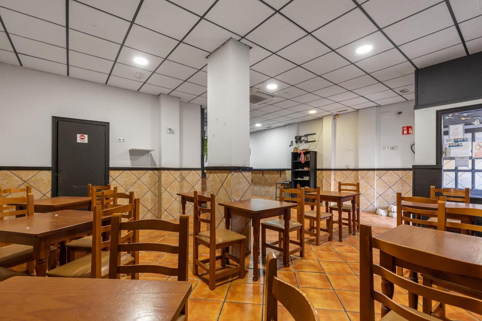 Comercial para venda em Torrevieja - 169 900 € (Ref: 9656418)