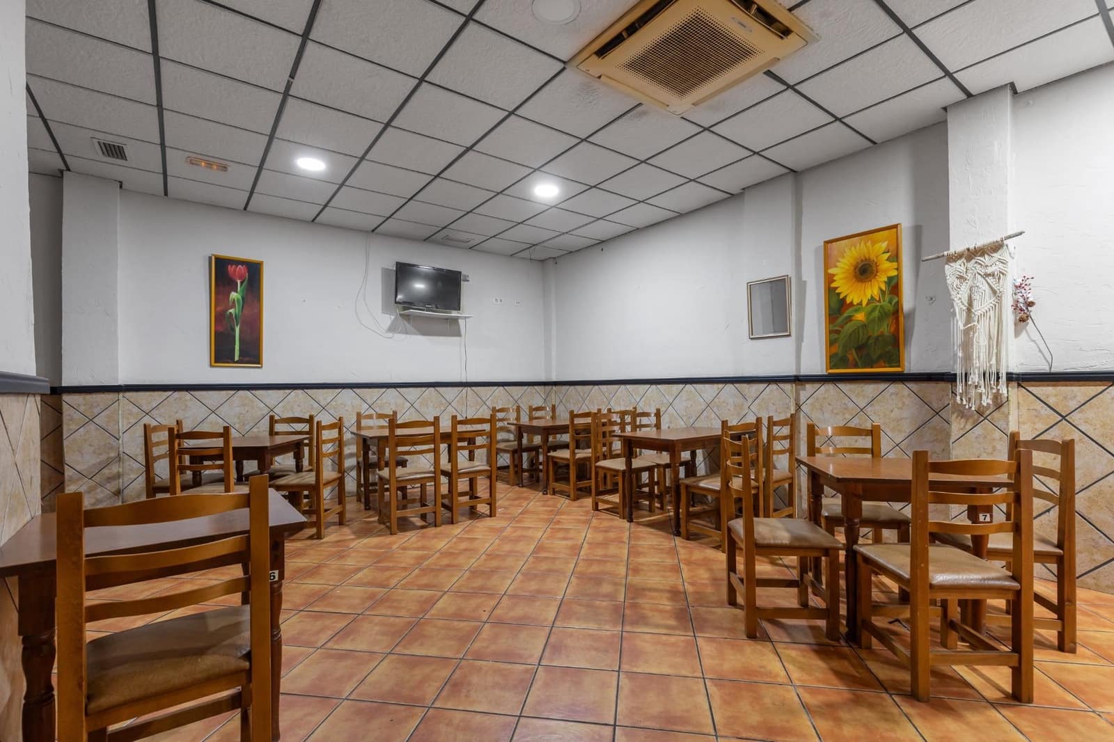 Comercial para venda em Torrevieja - 169 900 € (Ref: 9656418)