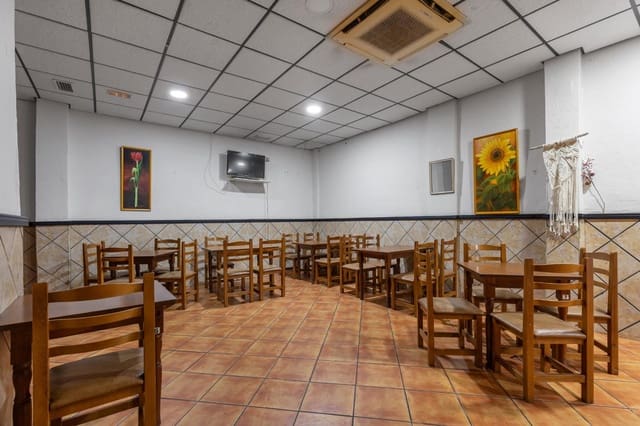 Comercial para venda em Torrevieja - 169 900 € (Ref: 9656418)