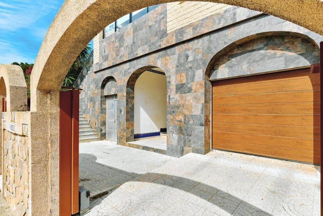 5 chambre Villa/Maison à vendre à Campoamor avec piscine garage - 899 999 € (Ref: 9656426)