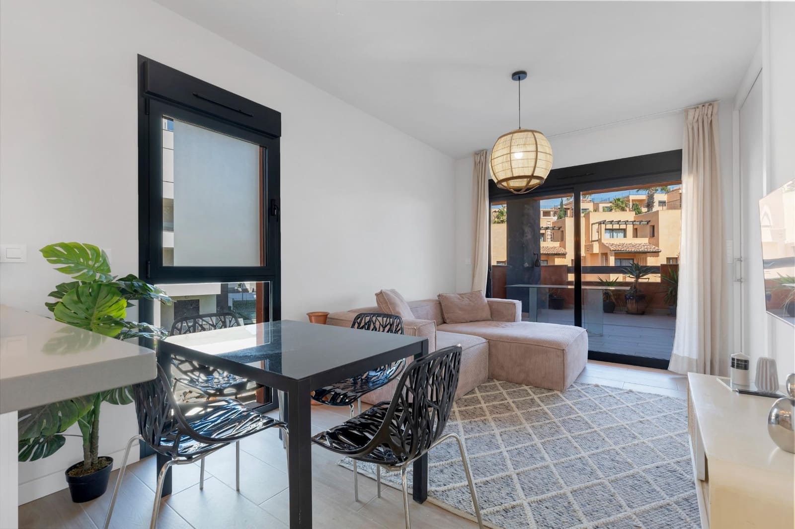 2 soveværelse Lejlighed til salg i Orihuela Costa med swimmingpool garage - € 275.000 (Ref: 9659763)