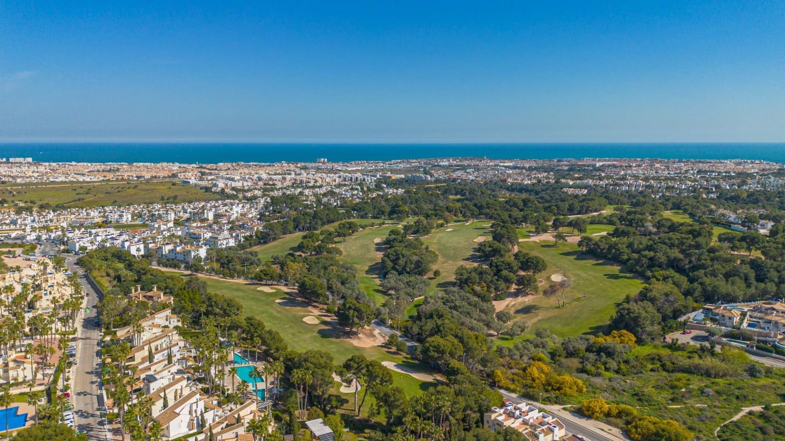 2 soveværelse Lejlighed til salg i Orihuela Costa med swimmingpool garage - € 275.000 (Ref: 9659763)