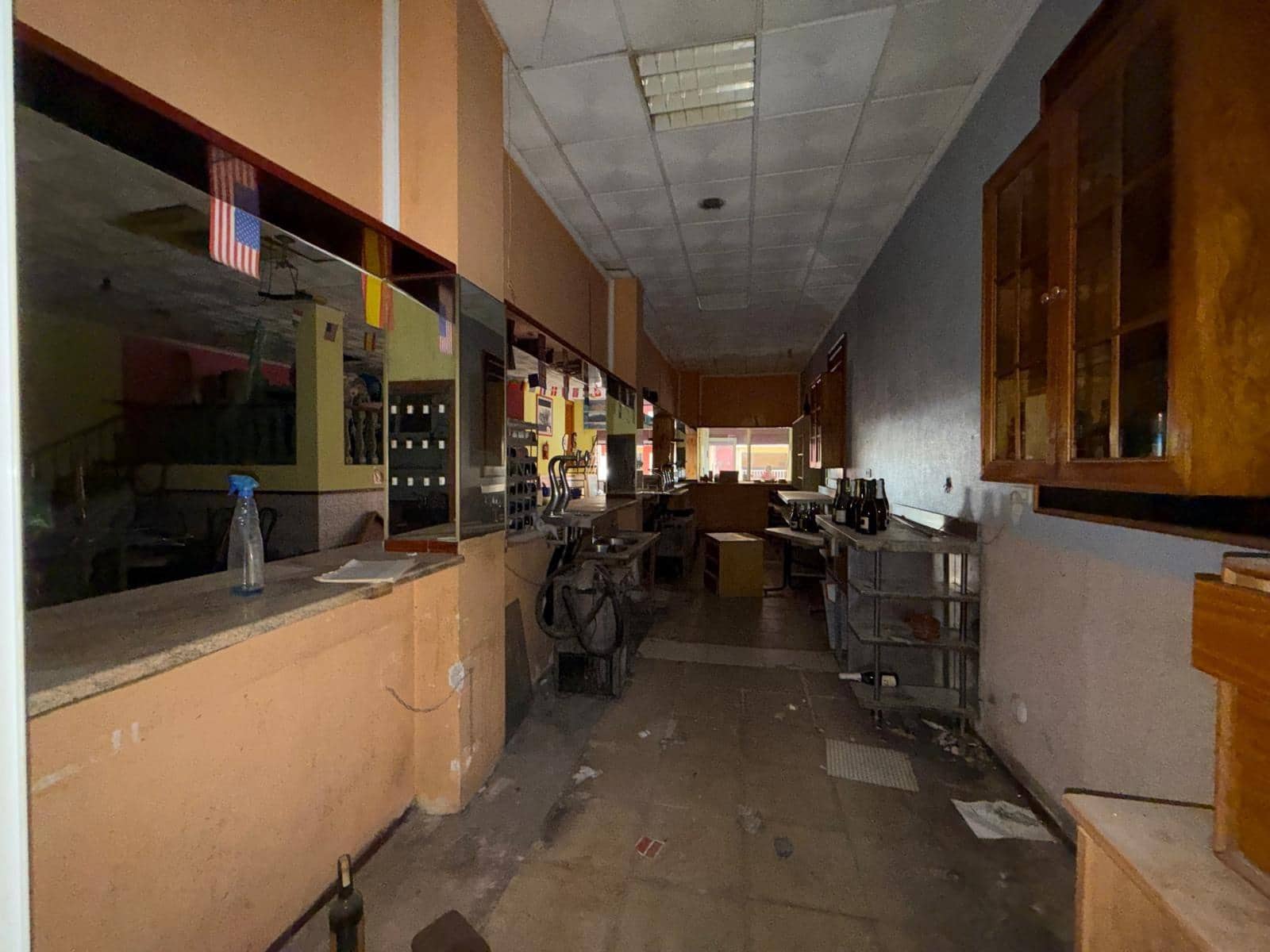 Commercial for sale in Torrevieja - € 129,900 (Ref: 9659765)