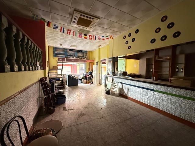 Commercieel te koop in Torrevieja - € 129.900 (Ref: 9659765)