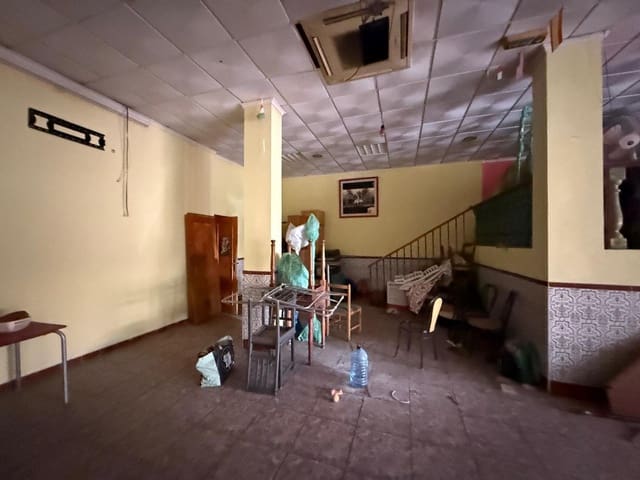 Commercieel te koop in Torrevieja - € 129.900 (Ref: 9659765)