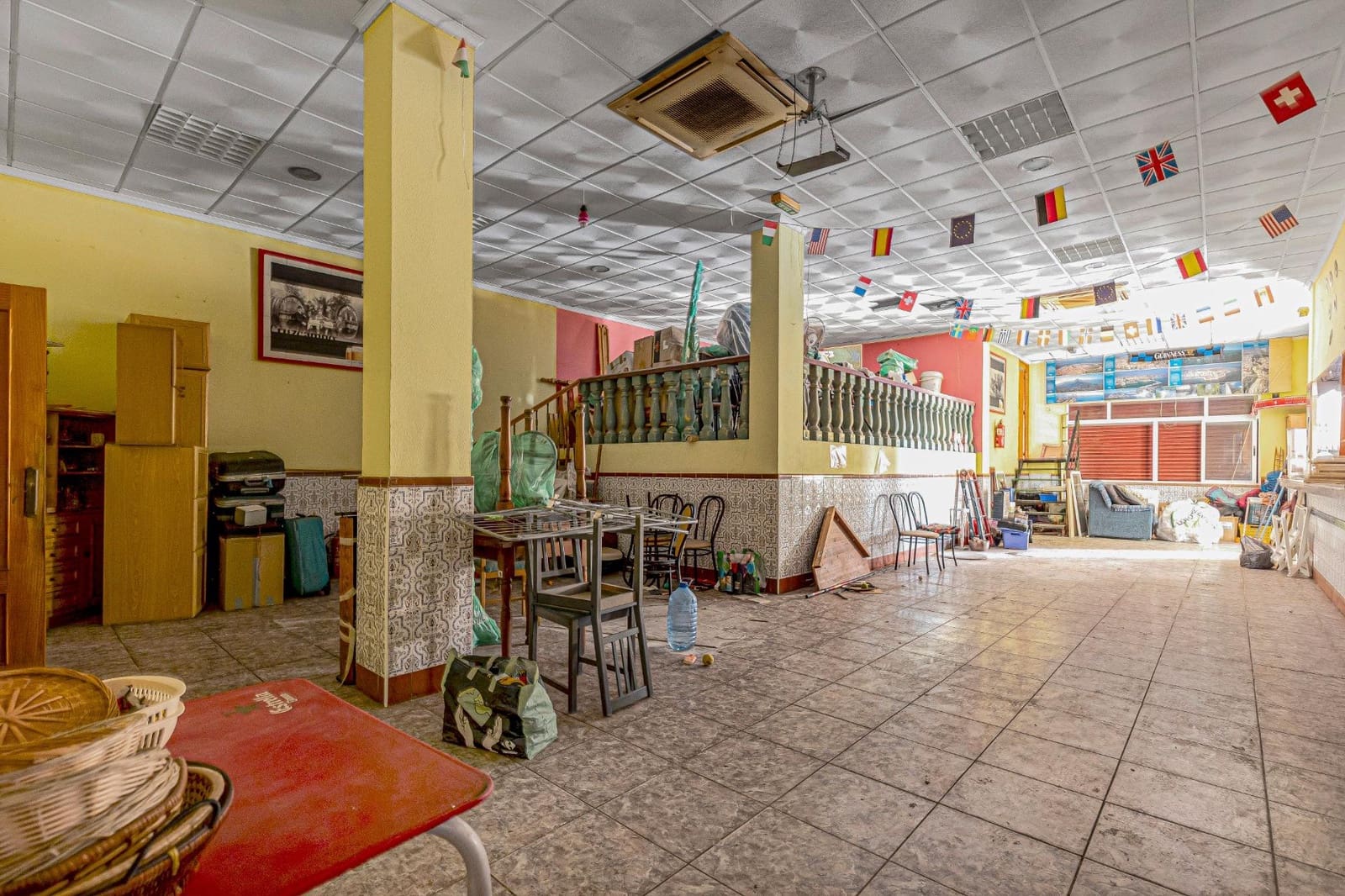 Commercial for sale in Torrevieja - € 129,900 (Ref: 9659765)