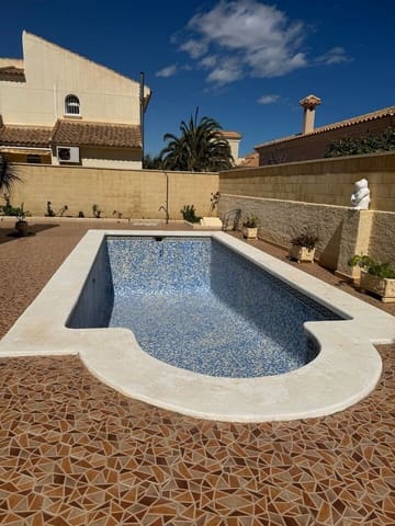 4 soverom Villa til salgs i Playa Flamenca, Orihuela med svømmebasseng - € 570 000 (Ref: 9664313)