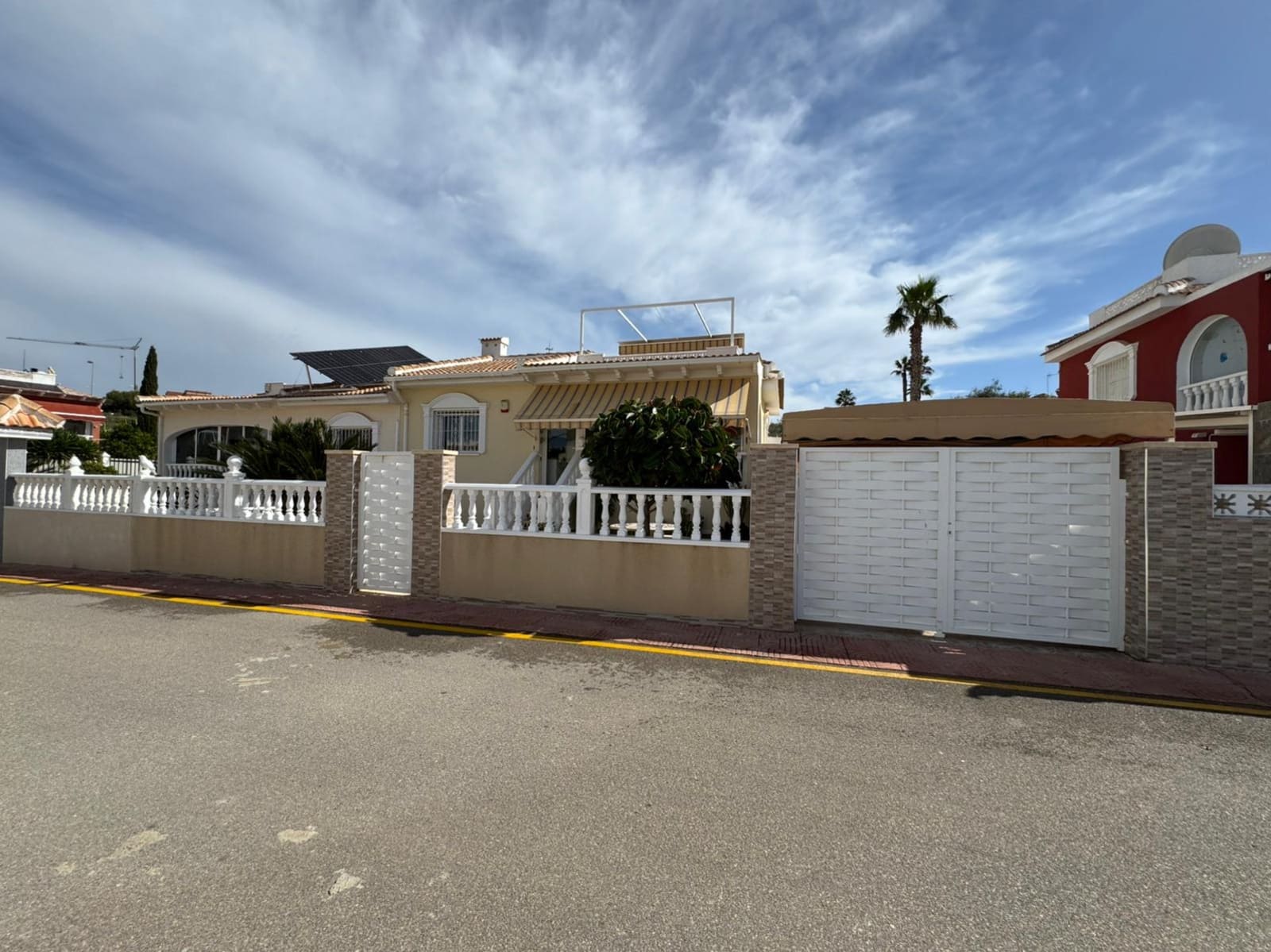 2 soverom Kjedet enebolig til salgs i Ciudad Quesada med svømmebasseng - € 210 000 (Ref: 9664315)