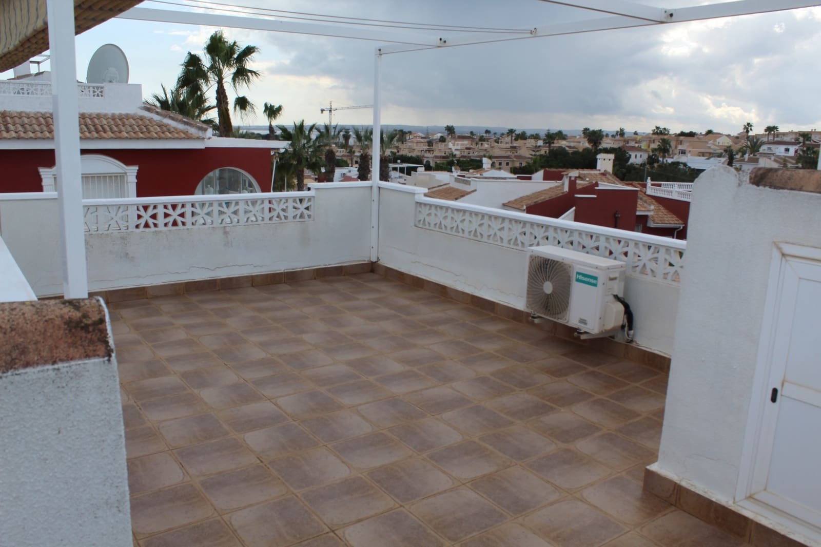 2 soverom Kjedet enebolig til salgs i Ciudad Quesada med svømmebasseng - € 210 000 (Ref: 9664315)