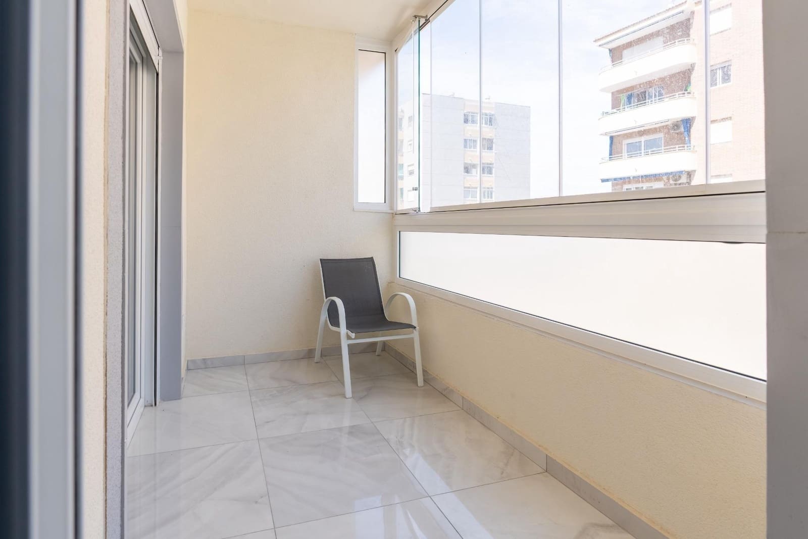 4 quarto Moradia em Banda para venda em Torrevieja com piscina - 529 000 € (Ref: 9664326)