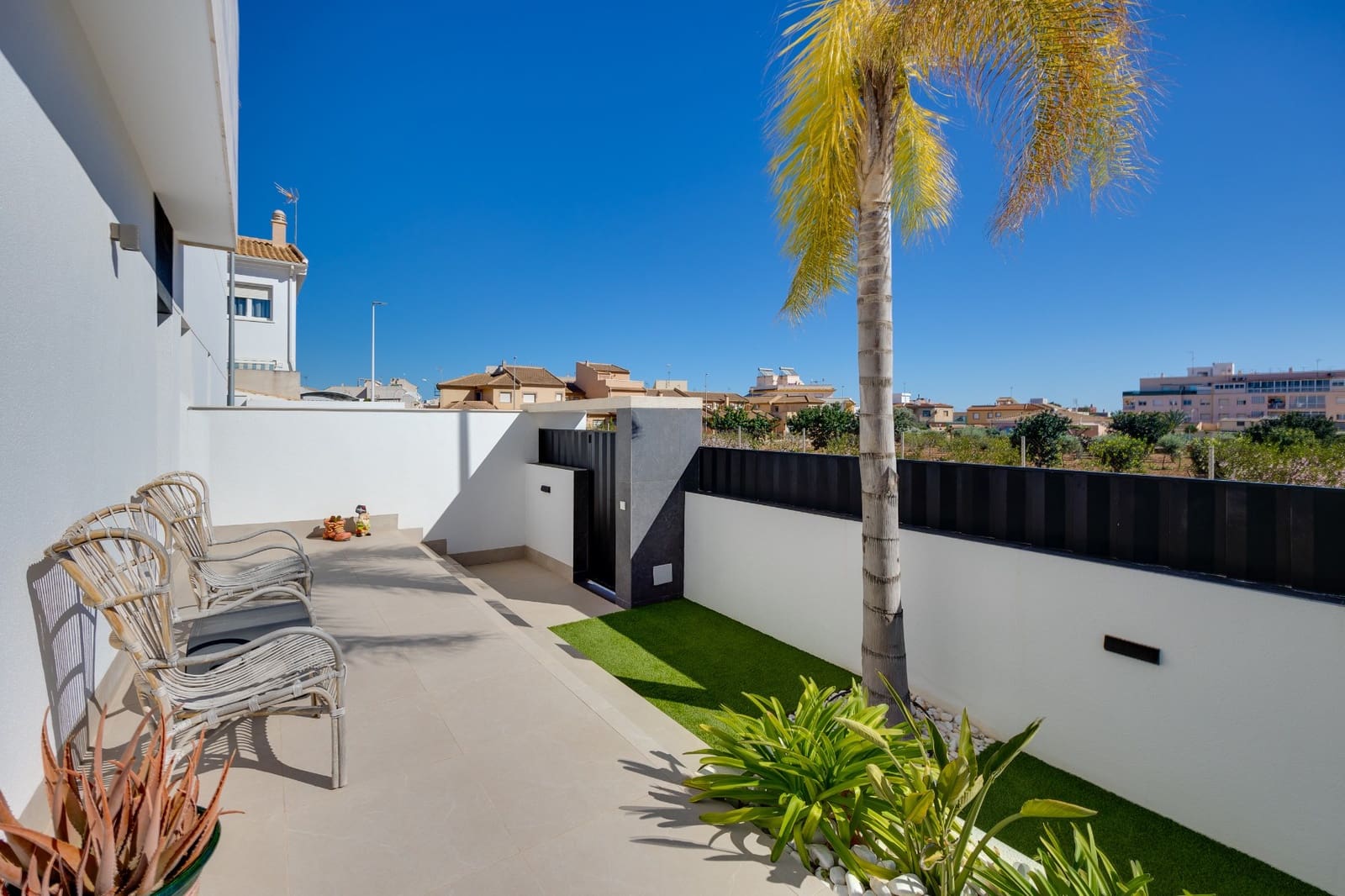 Bungalow de 3 habitaciones en Pilar de la Horadada en venta con piscina - 399.000 € (Ref: 9664333)
