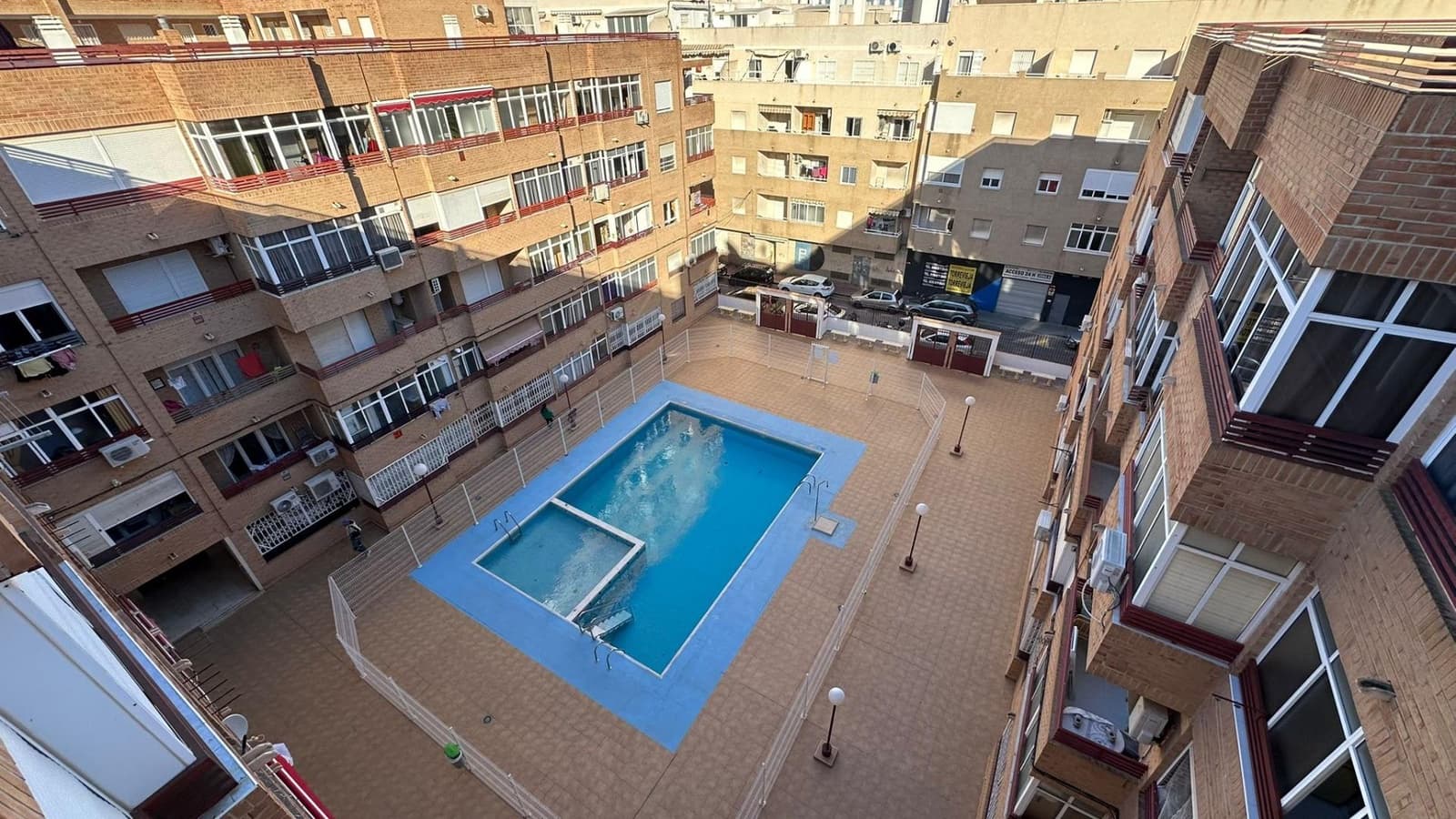 1 sypialnia Apartament na sprzedaż w Torrevieja z basenem - 110 000 € (Ref: 9669148)