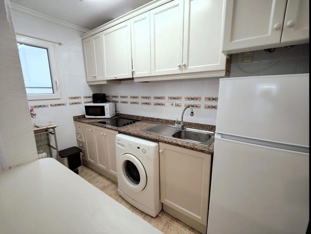 2 makuuhuone Huoneisto myytävänä paikassa Torrevieja mukana uima-altaan - 185 900 € (Ref: 9669150)