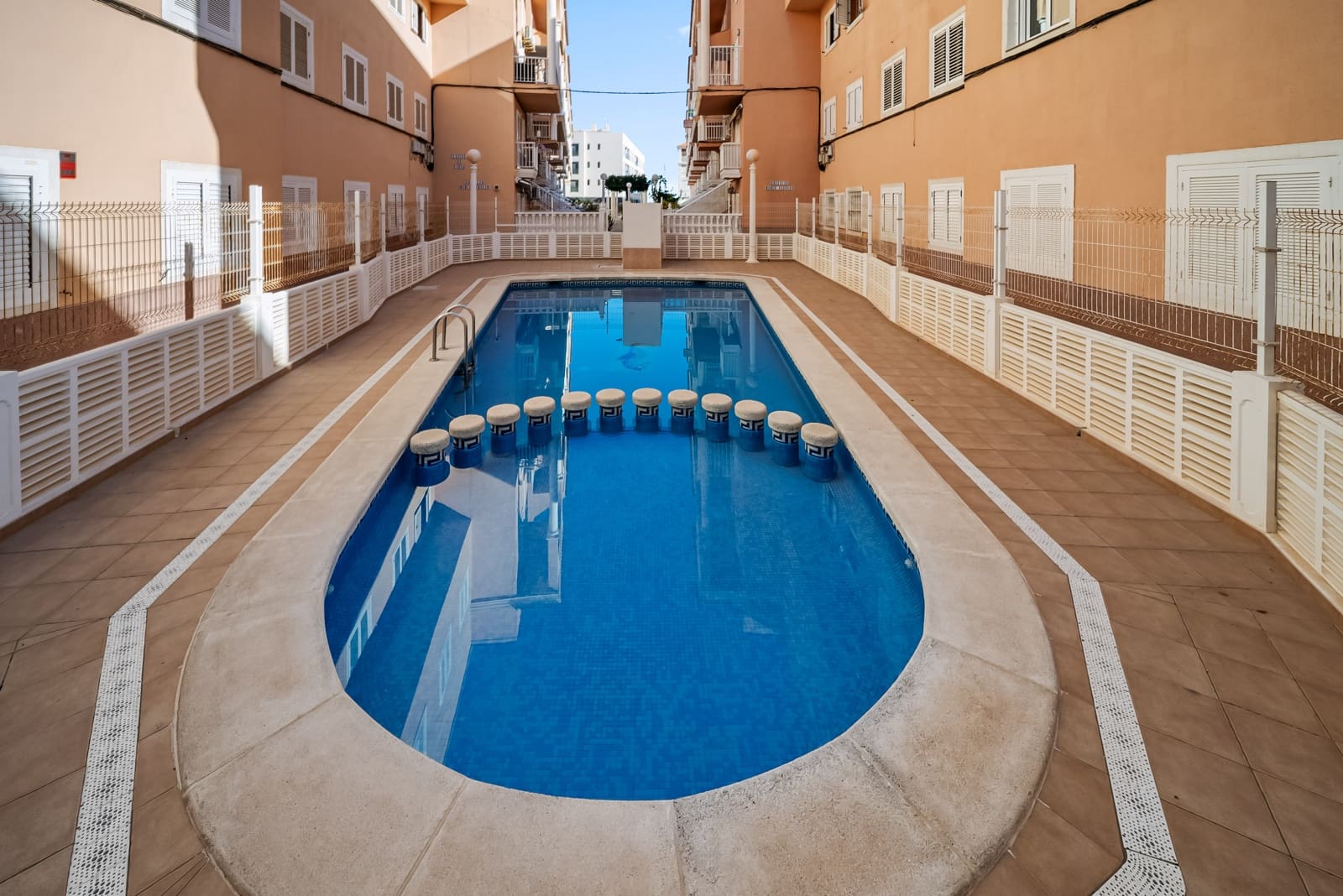 1 sovrum Takvåning till salu i Torrevieja med pool - 130 000 € (Ref: 9669185)