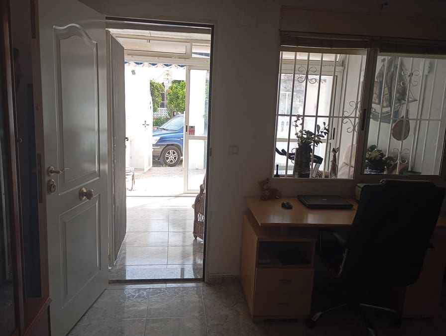 1 chambre Bungalow à vendre à Torrevieja - 99 000 € (Ref: 9676449)