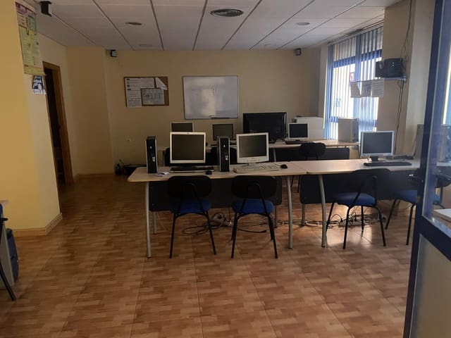 Commercial for sale in Almoradí - € 65,500 (Ref: 9676457)