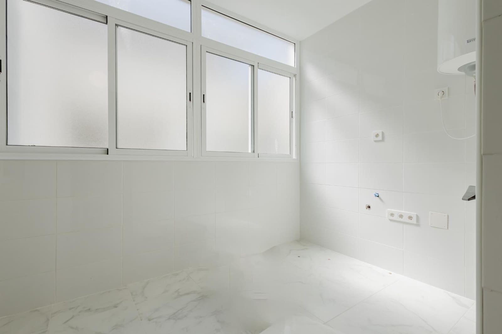 Apartamento de 3 habitaciones en Torrevieja en venta con piscina - 249.000 € (Ref: 9681399)