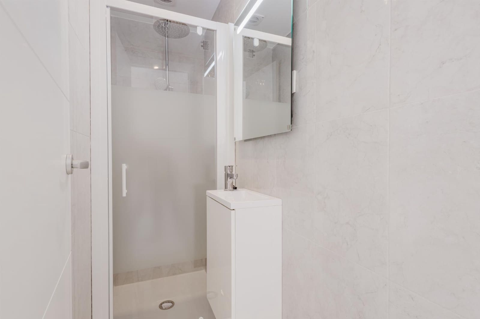 Apartamento de 3 habitaciones en Torrevieja en venta con piscina - 249.000 € (Ref: 9681399)