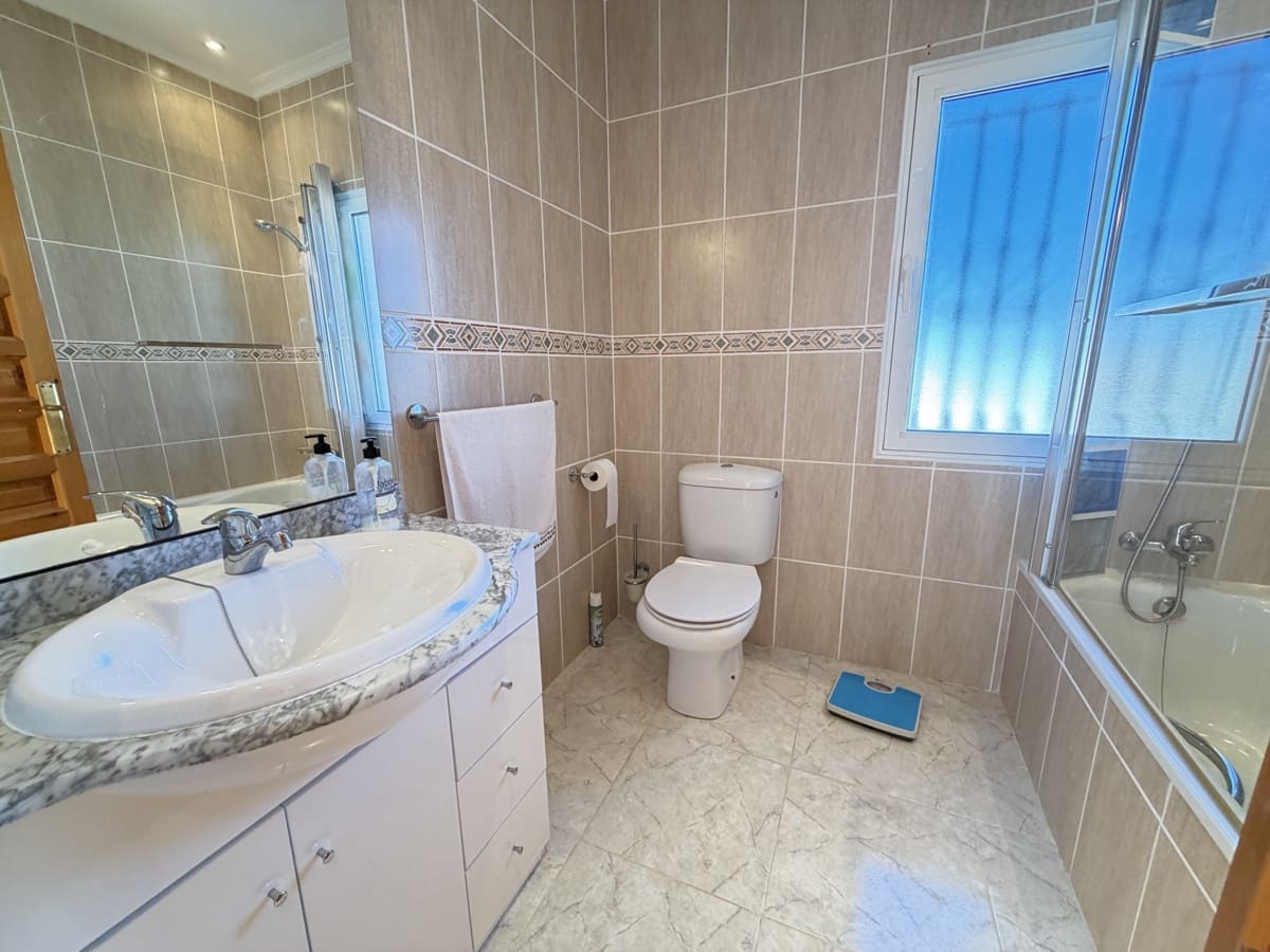 3 bedroom Villa for sale in Villamartin with pool - € 399,000 (Ref: 9691312)