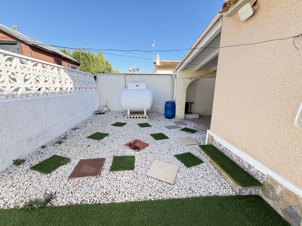 3 bedroom Villa for sale in Villamartin with pool - € 399,000 (Ref: 9691312)